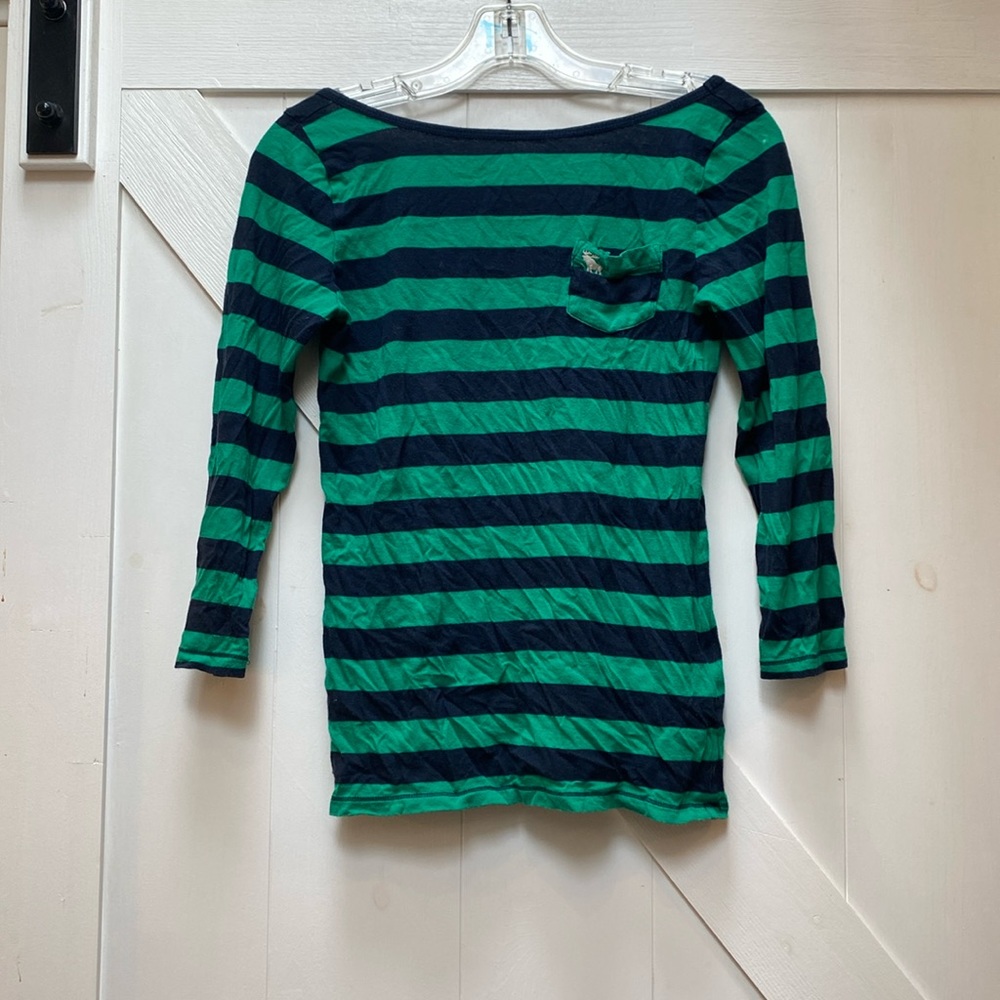 Scoop neck Abercrombie and Fitch 3/4 sleeve stripped shirt. Size small.